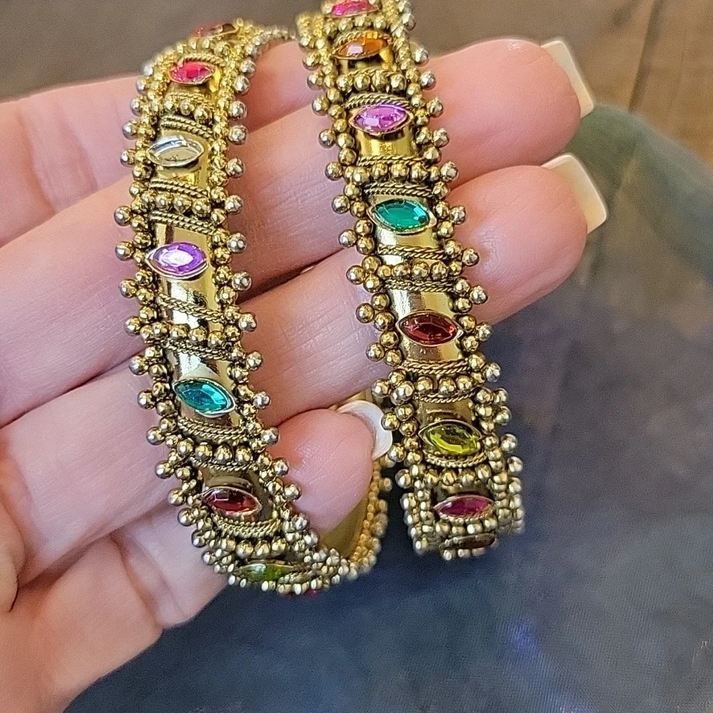 Cache Bracelet and Earrings Set